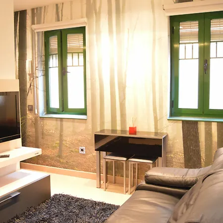 Rera St Domenec 731 *